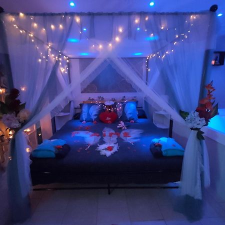 Loft Avec Baignoire Spa Lecrin Romantique Ochancourt Exterior photo